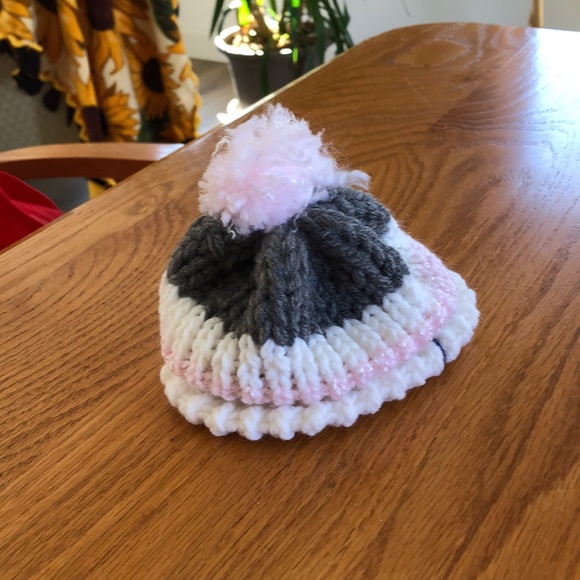 Hat - Picture 3 of 4